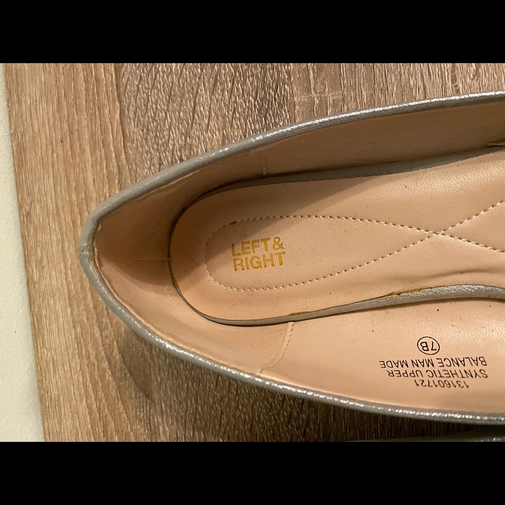 LEFT & RIGHT Flats, size 7 - Picture 5 of 5